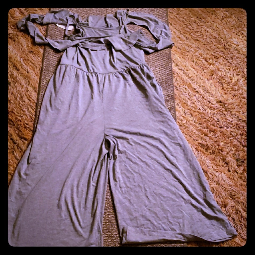 BRAND NEW Womens grey jumpsuit